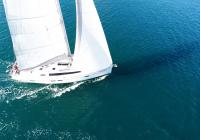 jedrilica bavaria 46 plovi morem